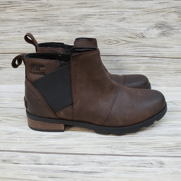 sorel emelie cattail